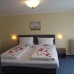 Hotel Zum Weissen Lamm 3*