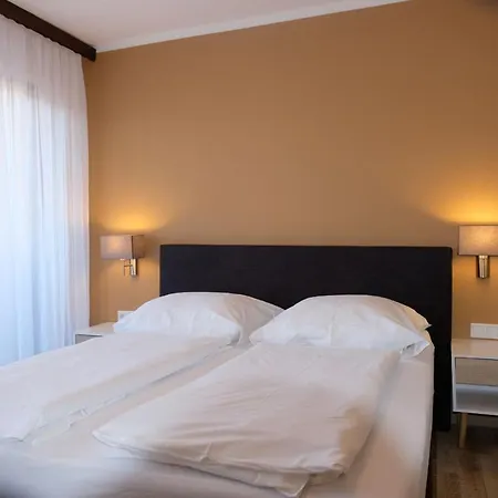 زوم فايسم لام 3* Rothenberg