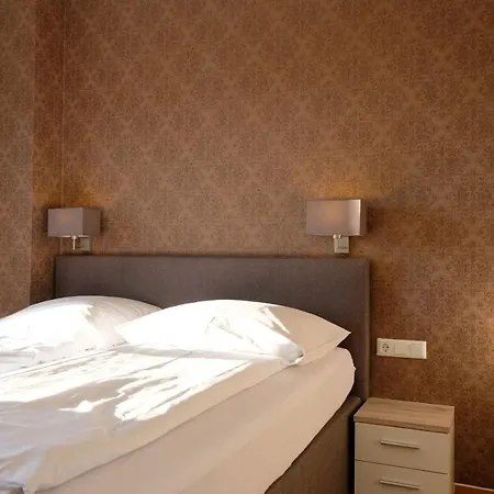 Hotel Zum Weissen Lamm 3*